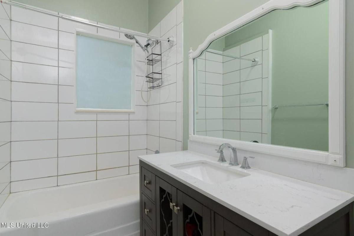 Apartment for rent at 400 N 37th Ave #A, Hattiesburg, MS 39401
