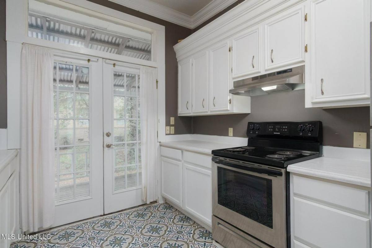 Apartment for rent at 400 N 37th Ave #A, Hattiesburg, MS 39401