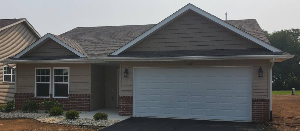 Apartment for rent at 1750 Meadowlark Lane, Rockford, IL 61108