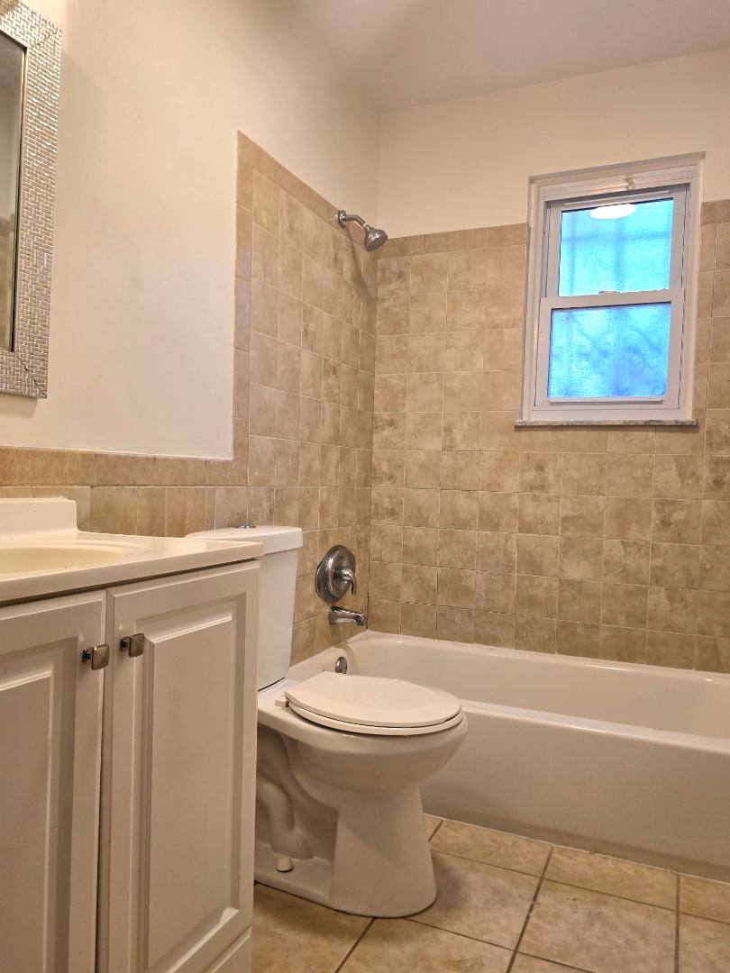 House for rent at 13032 Oldfarm Dr Rd, Saint Louis, MO 63146