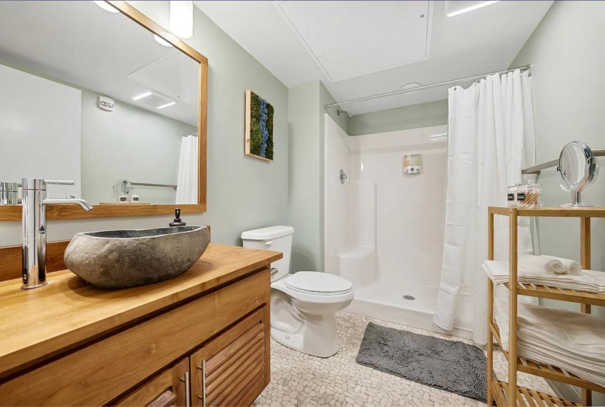 Apartment for rent at 2125 Superior Ave, Cleveland, OH 44114