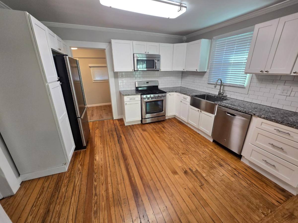 House for rent at 27 N Washington Ave, Greenville, SC 29611