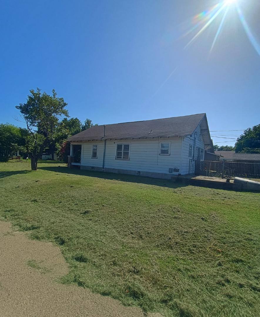 House for rent at 846 E Maple St, Cushing, OK 74023