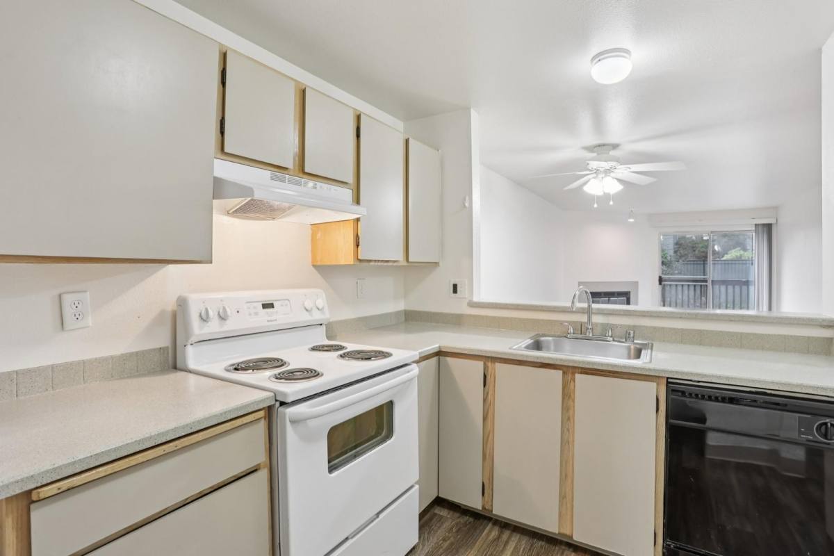 Apartment for rent at 3516 204th St SW #E205, Lynnwood, WA 98036