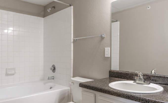 Apartment for rent at 14913 Richmond Ave, Houston, TX 77082