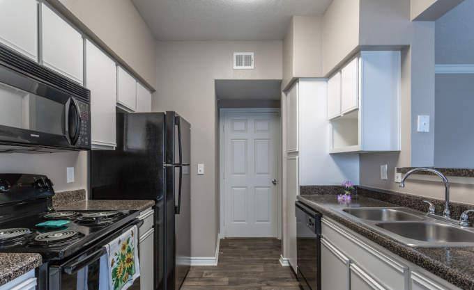 Apartment for rent at 14913 Richmond Ave, Houston, TX 77082
