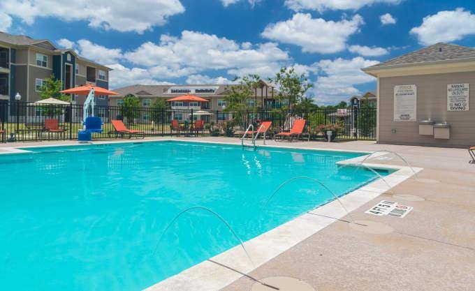 Apartment for rent at 5602 Selinsky Rd, Houston, TX 77048