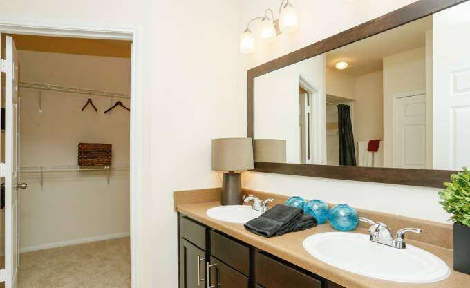 Apartment for rent at 3323 McCue Rd, Houston, TX 77056