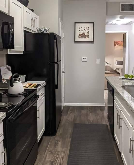 Apartment for rent at 14723 W Oaks Plaza Dr, Houston, TX 77082