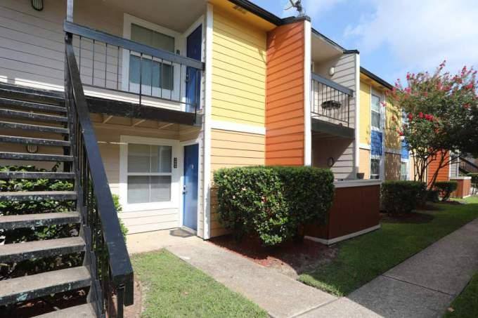 Apartment for rent at 11411 Green Plaza Dr, Houston, TX 77038