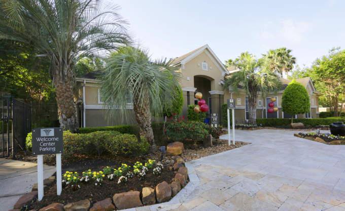 Apartment for rent at 10498 Fountain Lake Dr, Stafford, TX 77477
