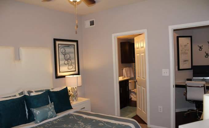 Apartment for rent at 10498 Fountain Lake Dr, Stafford, TX 77477