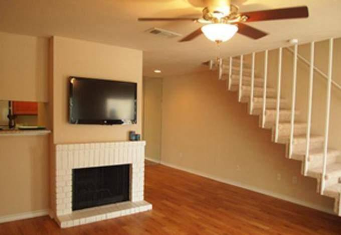 Apartment for rent at 1700 Rivercrest Dr, Sugar Land, TX 77478