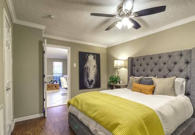 Apartment for rent at 5151 Richmond Ave, Houston, TX 77056