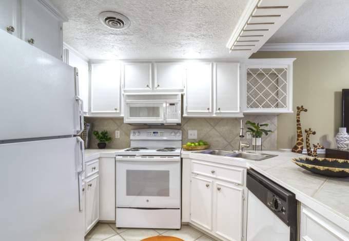 Apartment for rent at 5151 Richmond Ave, Houston, TX 77056