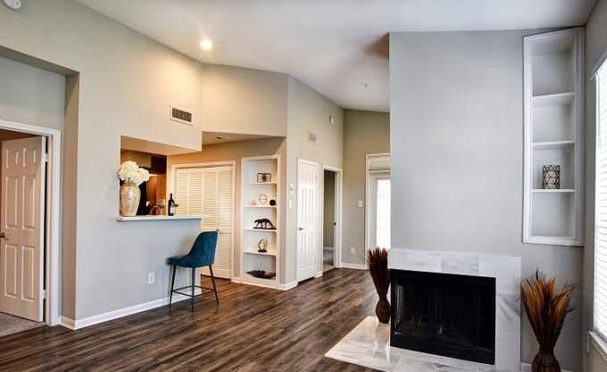 Apartment for rent at 7777 Greenbriar Rd, Houston, TX 77030