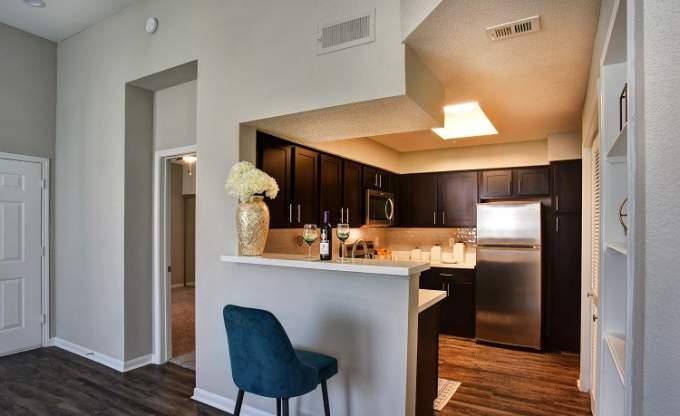Apartment for rent at 7777 Greenbriar Rd, Houston, TX 77030