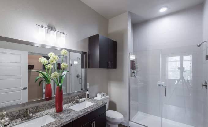 Apartment for rent at 807 S Post Oak Lane, Houston, TX 77056