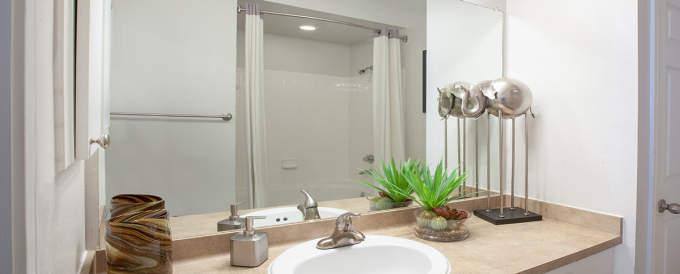 Apartment for rent at 11100 Louetta Rd, Houston, TX 77070