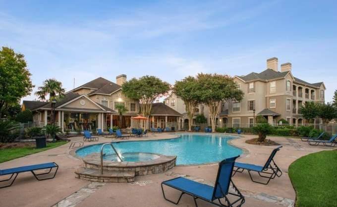 Apartment for rent at 15155 Richmond Ave, Houston, TX 77082