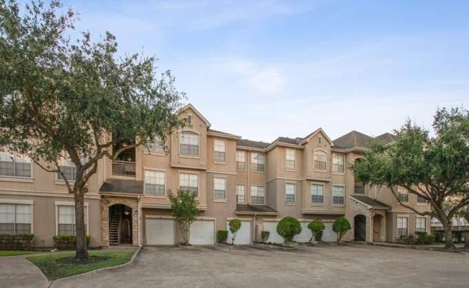 Apartment for rent at 15155 Richmond Ave, Houston, TX 77082