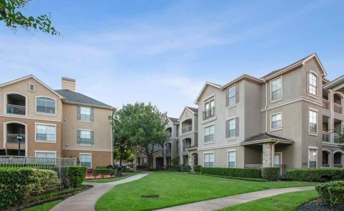 Apartment for rent at 15155 Richmond Ave, Houston, TX 77082