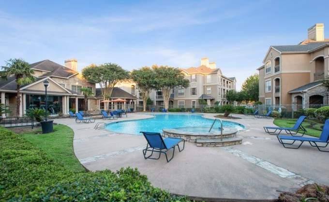 Apartment for rent at 15155 Richmond Ave, Houston, TX 77082