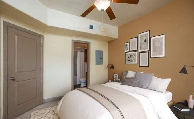 Apartment for rent at 15155 Richmond Ave, Houston, TX 77082