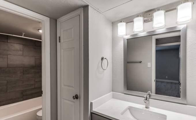 Apartment for rent at 10936 Meadowglen Lane, Houston, TX 77042