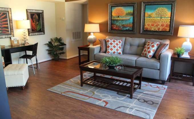 Apartment for rent at 10802 Greencreek Dr, Houston, TX 77070