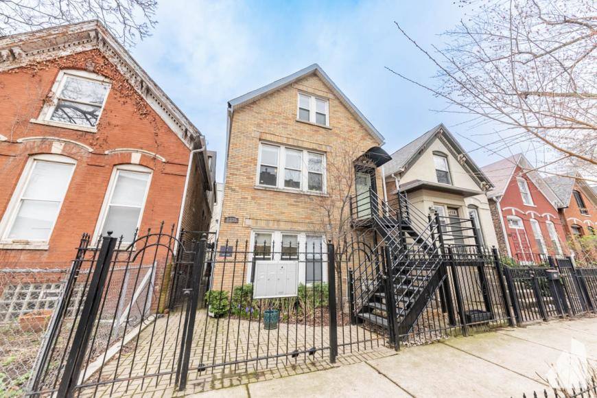 Apartment for rent at 2335 W Moffat #2, Chicago, IL 60647