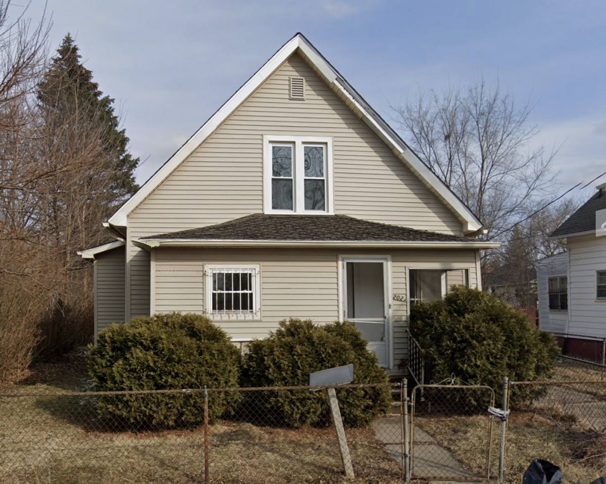 House for rent at 2023 Ferris Ave, Flint, MI 48503