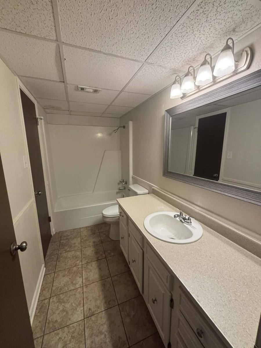 Townhouse for rent at 602 E S St, Lindale, TX 75771
