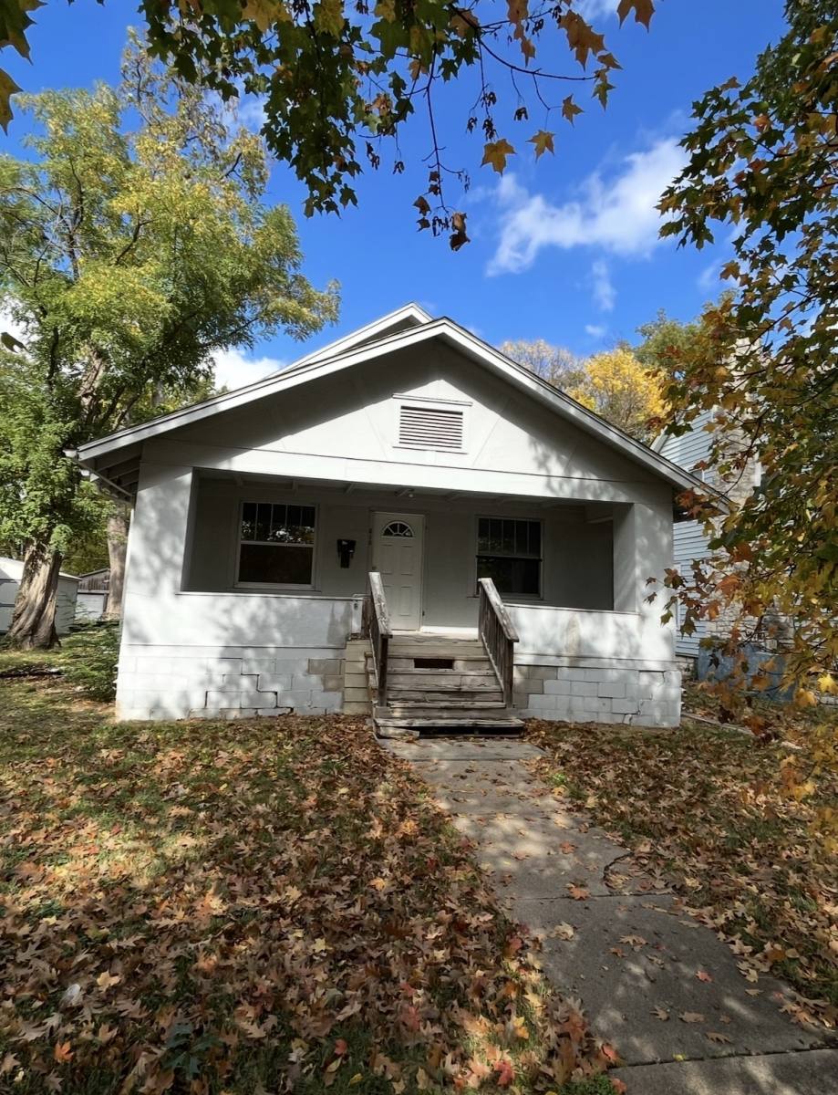 House for rent at 810 Bluemont Ave, Manhattan, KS 66502