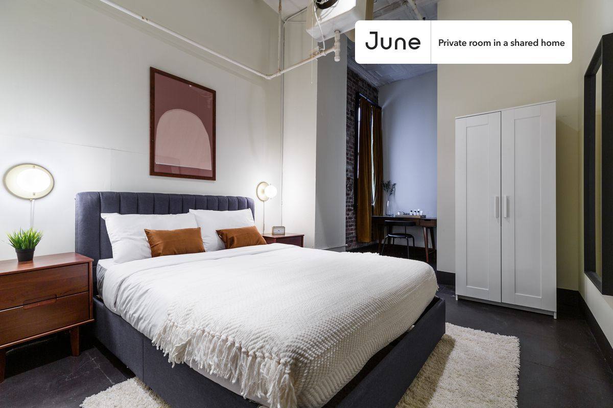 Apartment for rent at 131 W 14th St, New York, NY 10011
