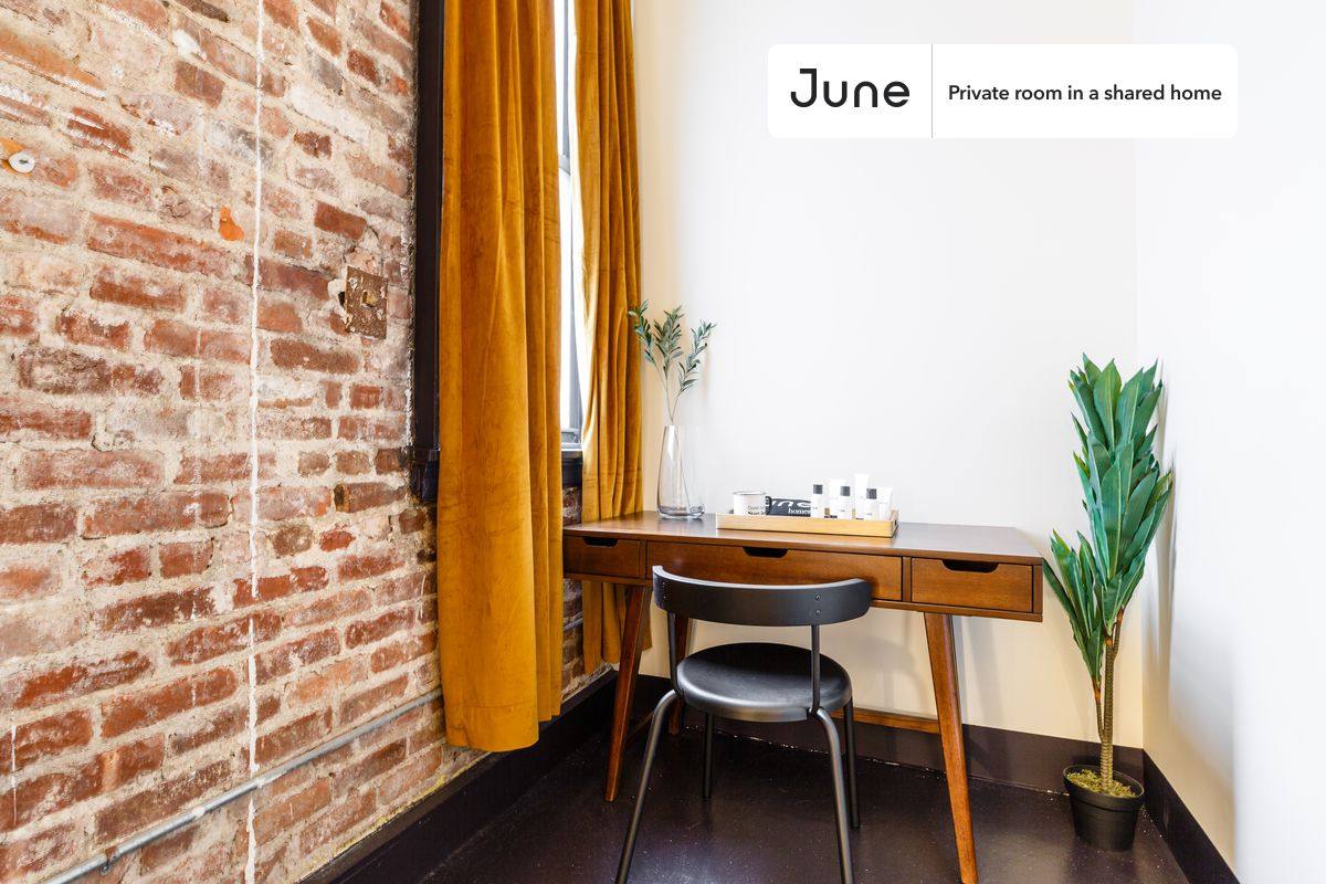 Apartment for rent at 131 W 14th St, New York, NY 10011