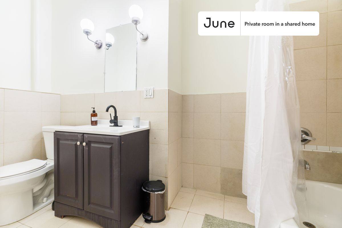 Apartment for rent at 131 W 14th St, New York, NY 10011