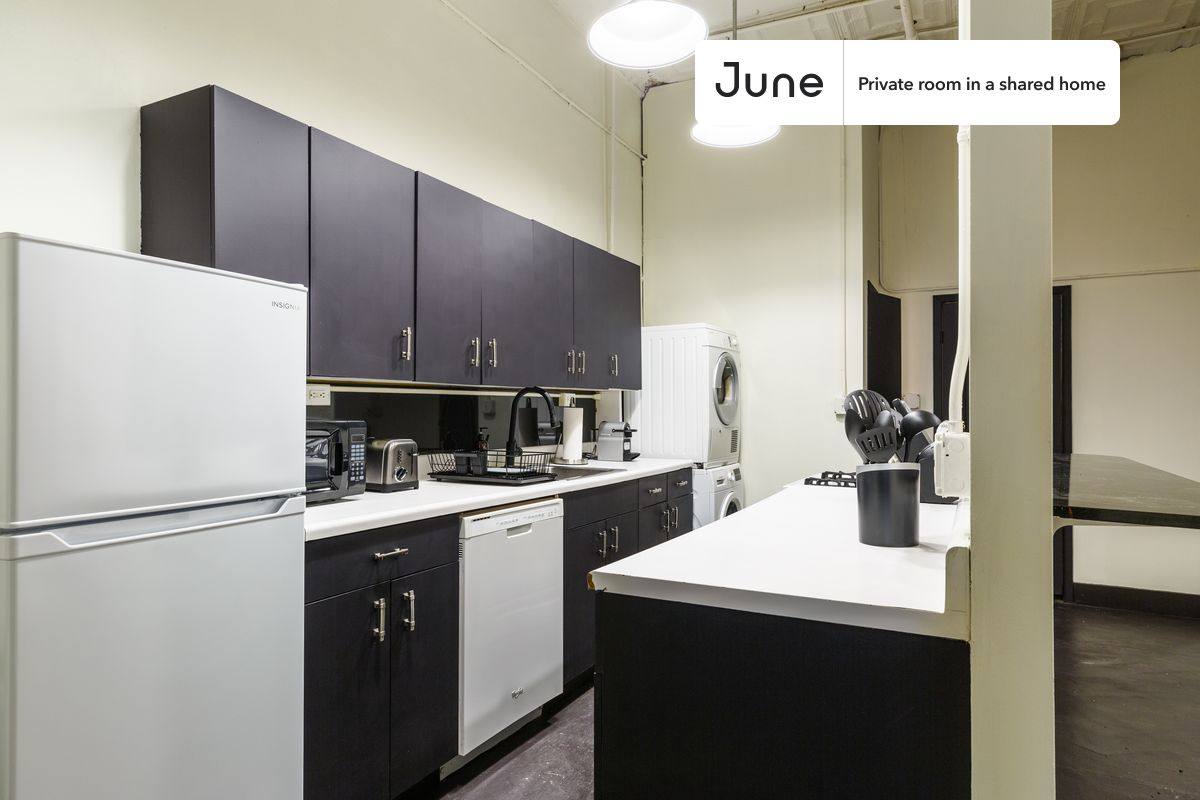 Apartment for rent at 131 W 14th St, New York, NY 10011