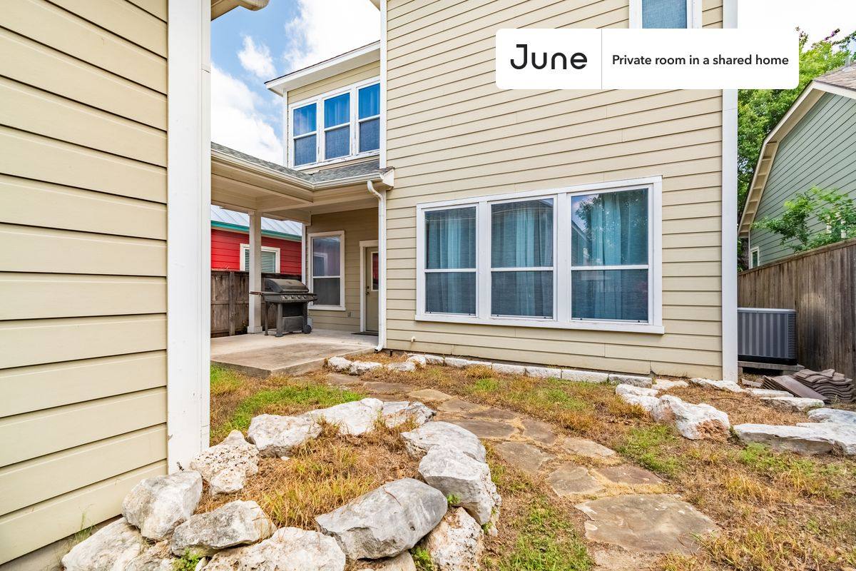 Apartment for rent at 1917 McCloskey St #A, Austin, TX 78723