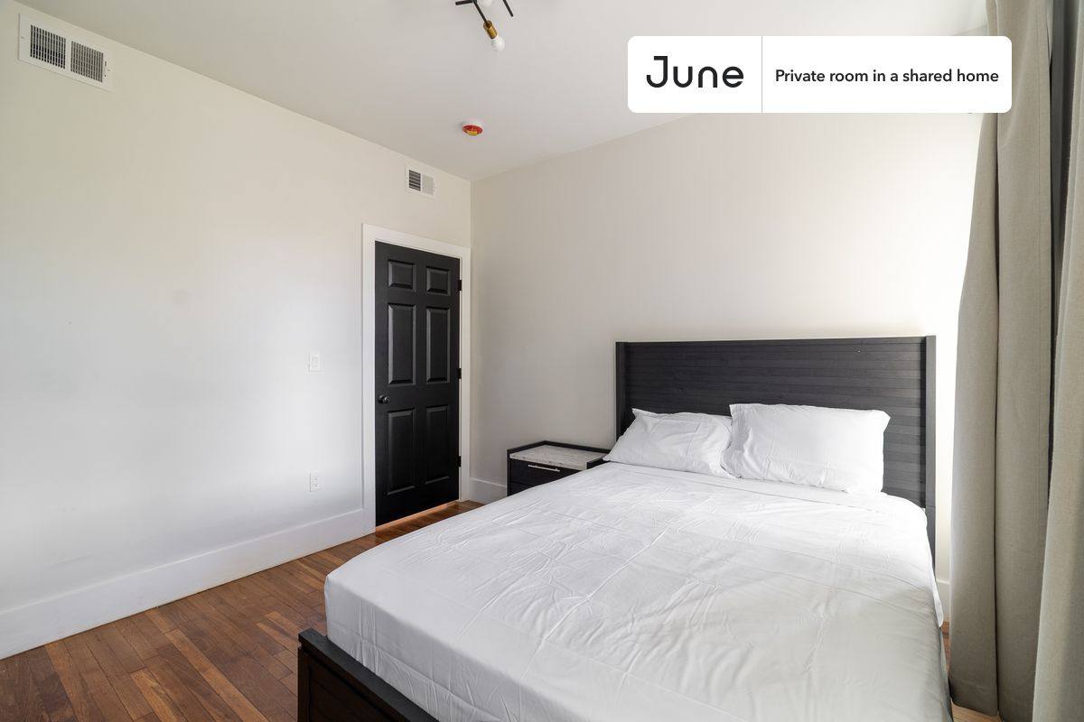 Apartment for rent at 8 Walnut Park, Roxbury, MA 02119