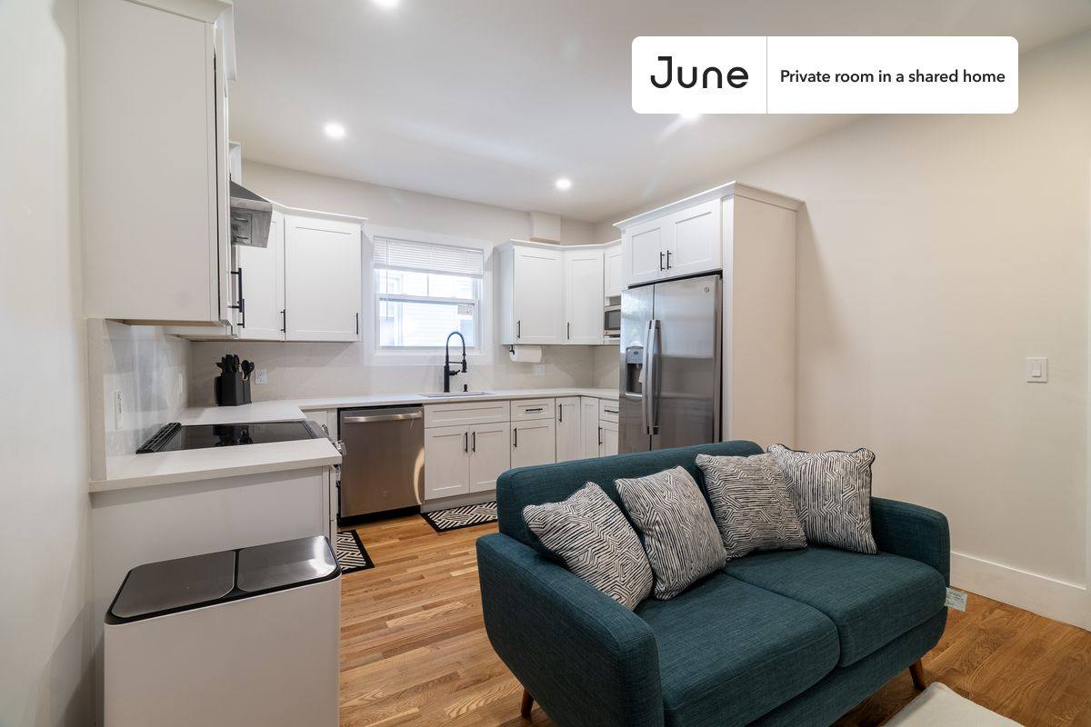 Apartment for rent at 8 Walnut Park, Roxbury, MA 02119