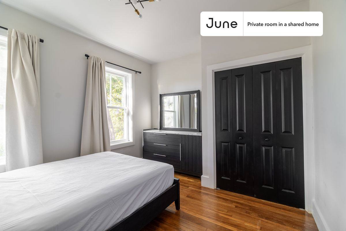 Apartment for rent at 8 Walnut Park, Roxbury, MA 02119