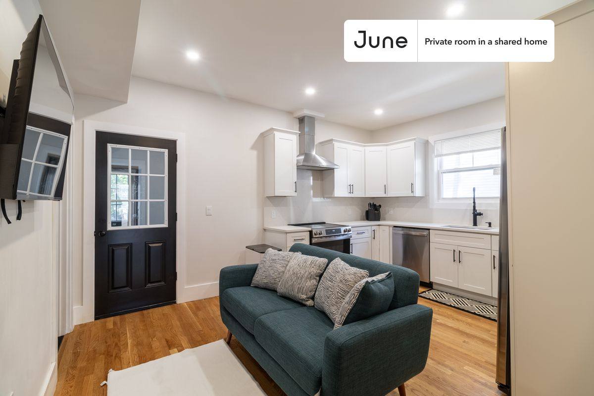 Apartment for rent at 8 Walnut Park, Roxbury, MA 02119