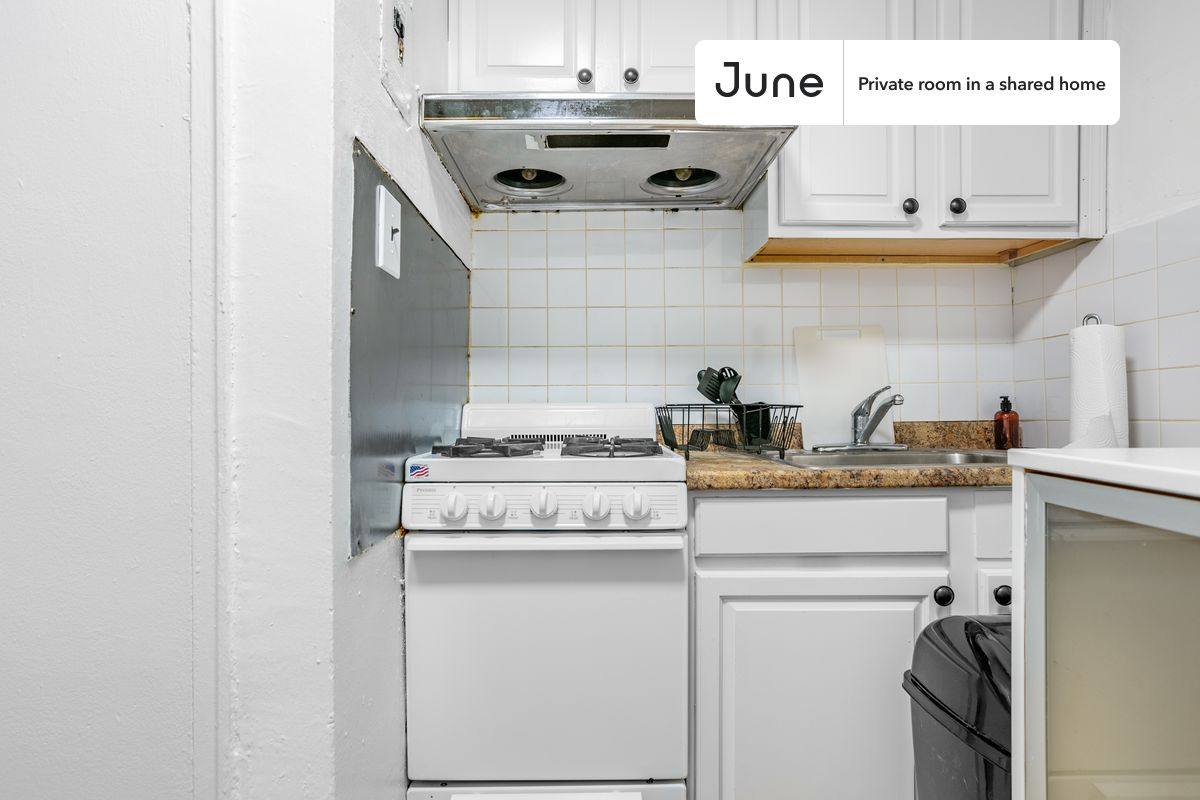 Apartment for rent at 243 E Broadway, New York, NY 10002