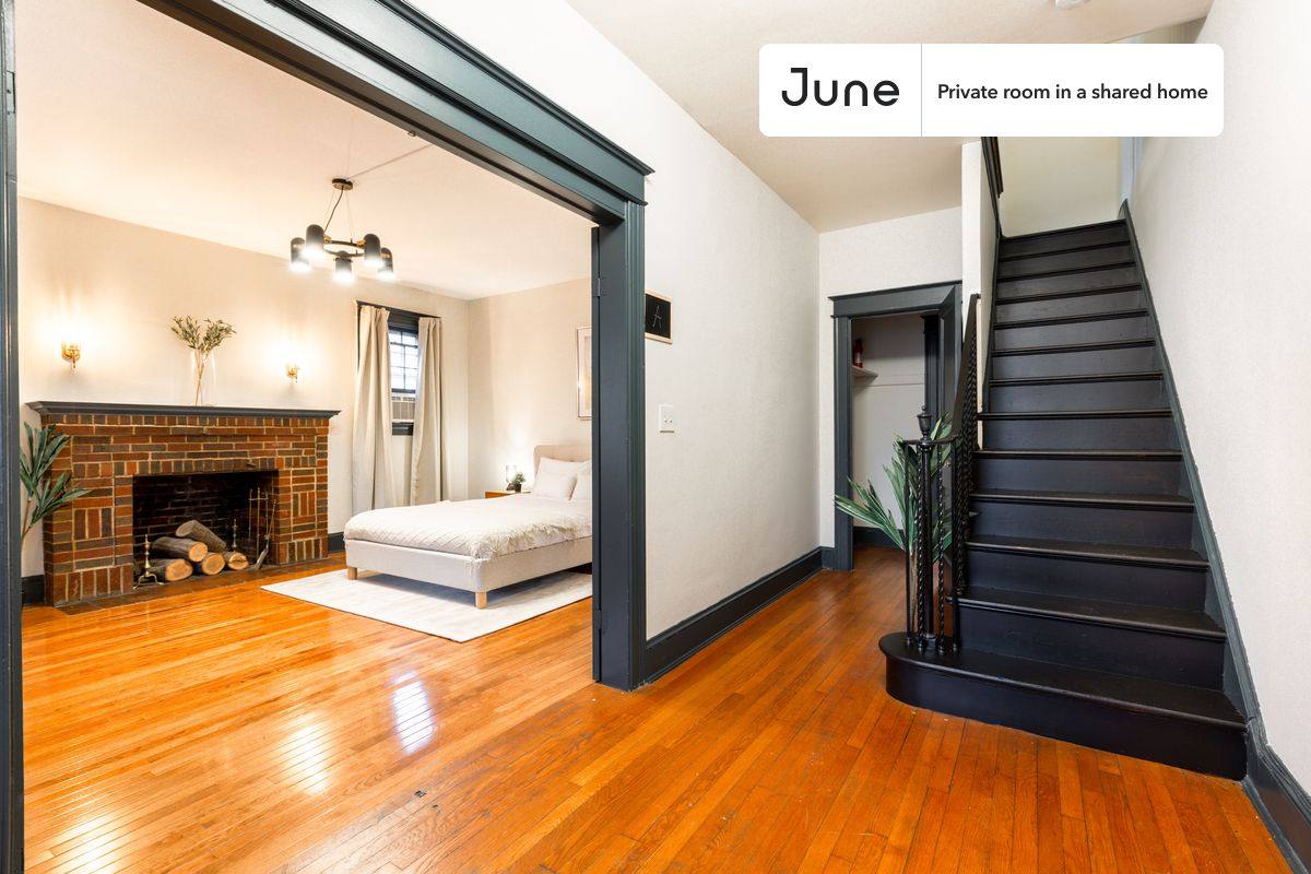 Apartment for rent at 3618 Warren St NW, Washington, DC 20008