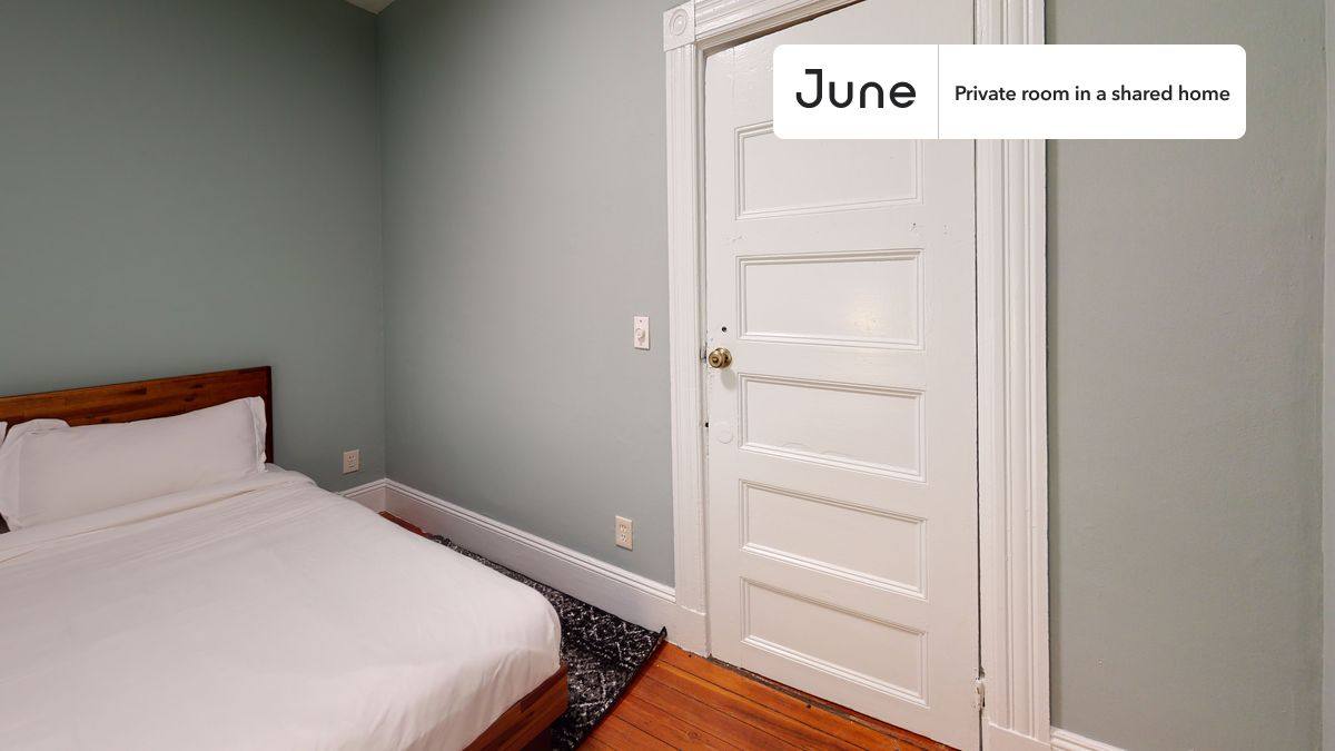 Apartment for rent at 11 Linden St #A, Allston, MA 02134