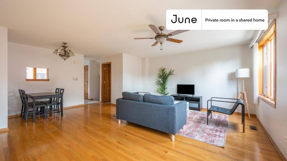 Apartment for rent at 1928 S Young Park Way #A, Chicago, IL 60616