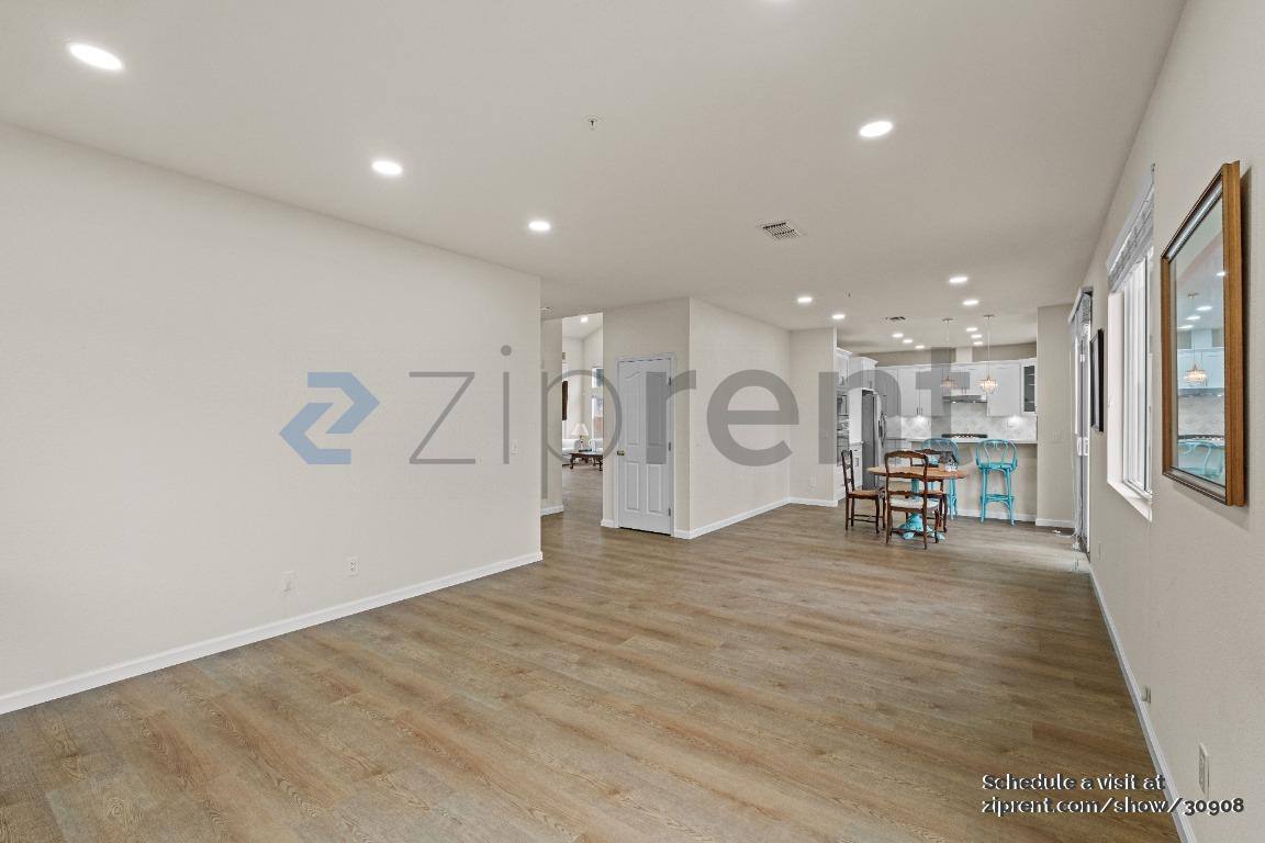 House for rent at 1001 Sandhurst Dr, Vallejo, CA 94591