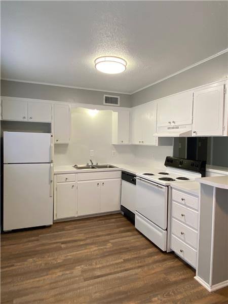 Apartment for rent at 1300 N 43rd St French Quarter, Waco, TX 76710
