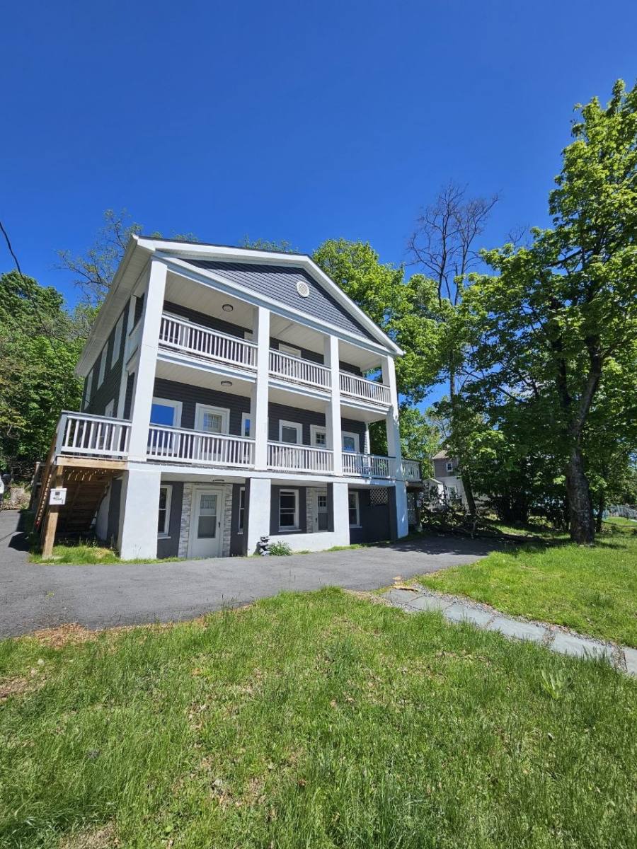 Apartment for rent at 26 Mill St, Middletown, NY 10940